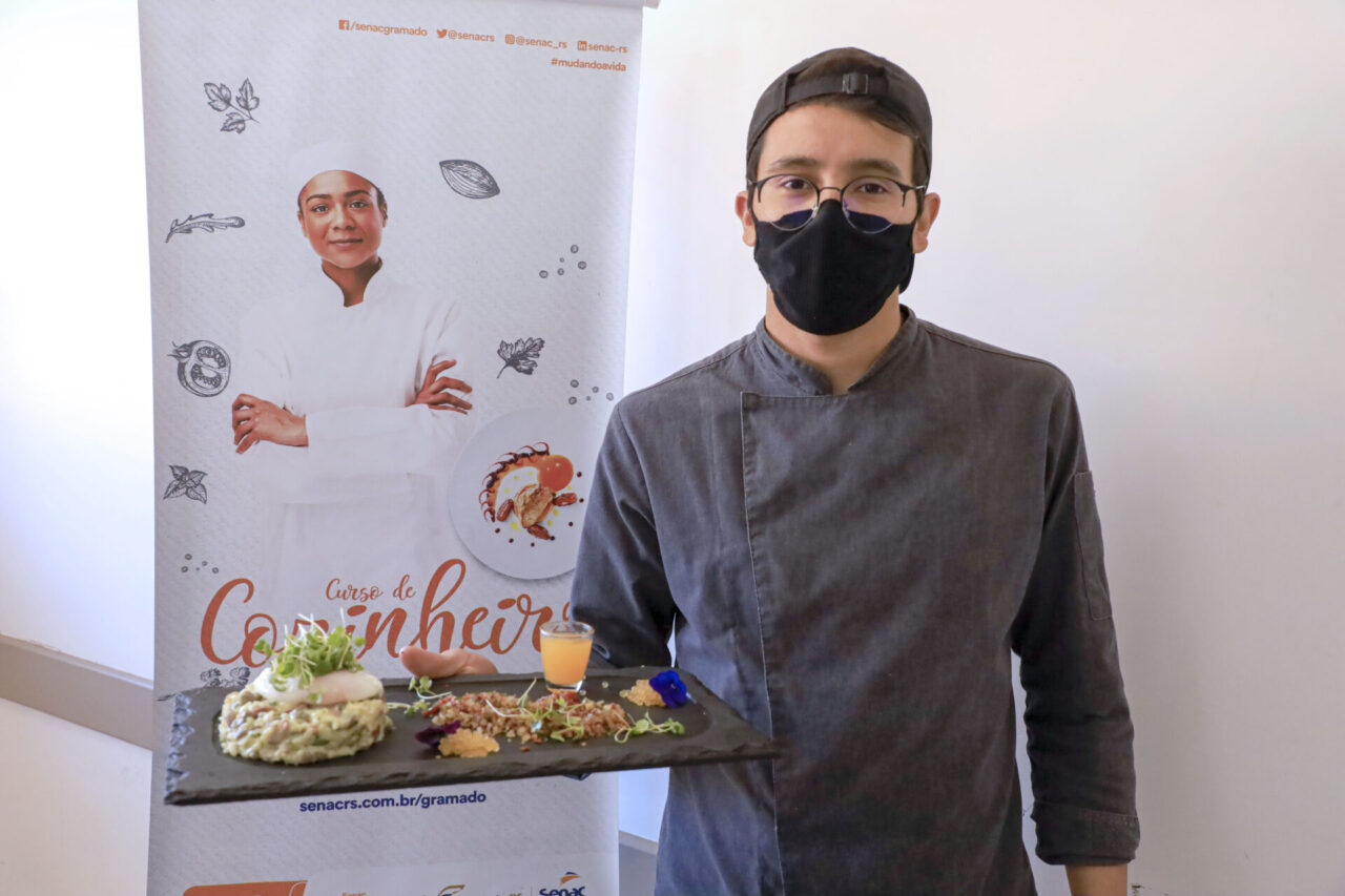 Jesley Agostinho preparou um "Baião de dois com farofa de pinhão e linguiça crocante com cachaça de bergamota