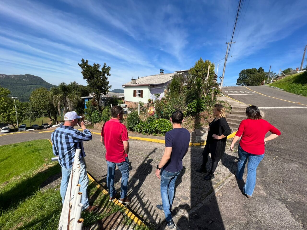 Foto: Secretários estiveram no local realizando uma vistoria técnica.