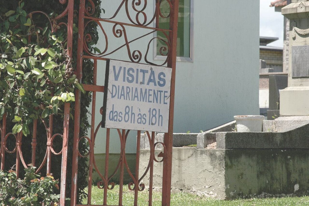 prostituição no cemitério interna