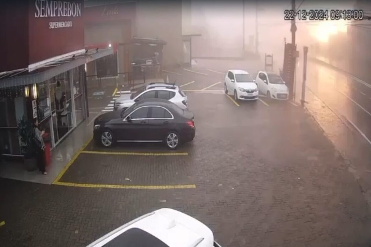Explosão no momento da queda
