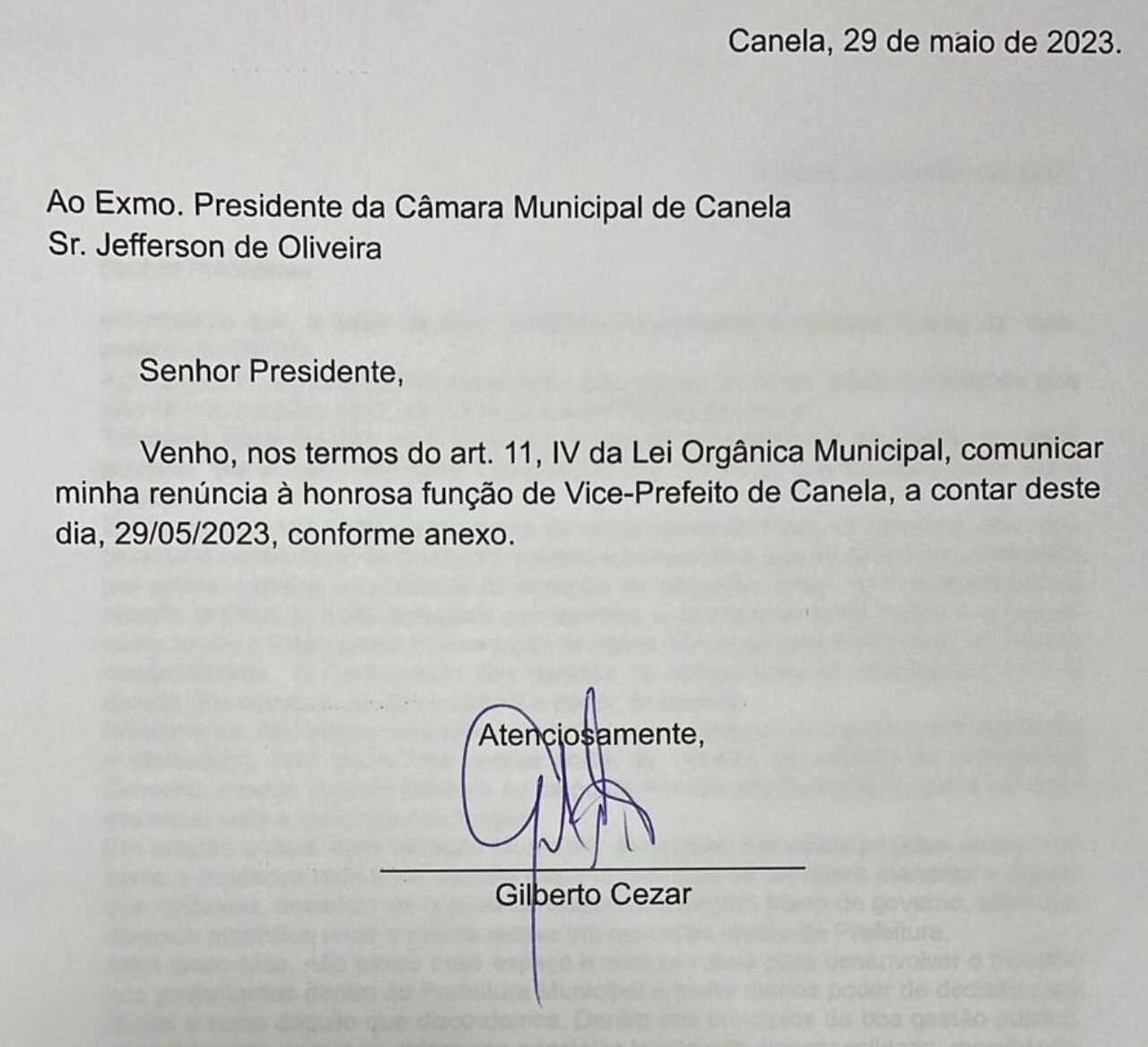 renuncia Gilberto Cezar