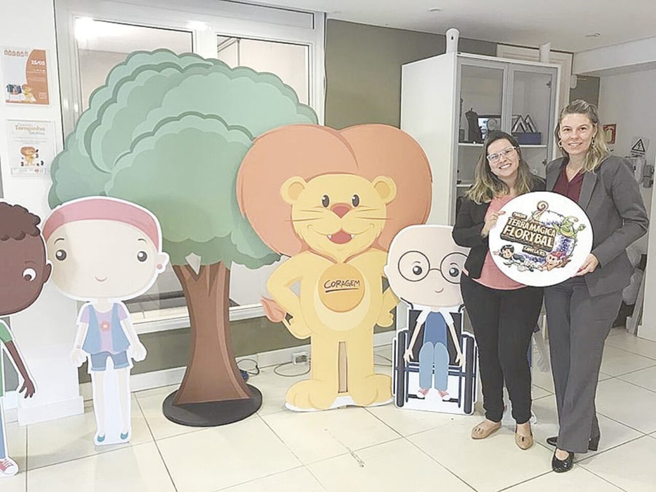 Foto: Divulgação - Entrega dos valores ao Instituto do Câncer Infantil