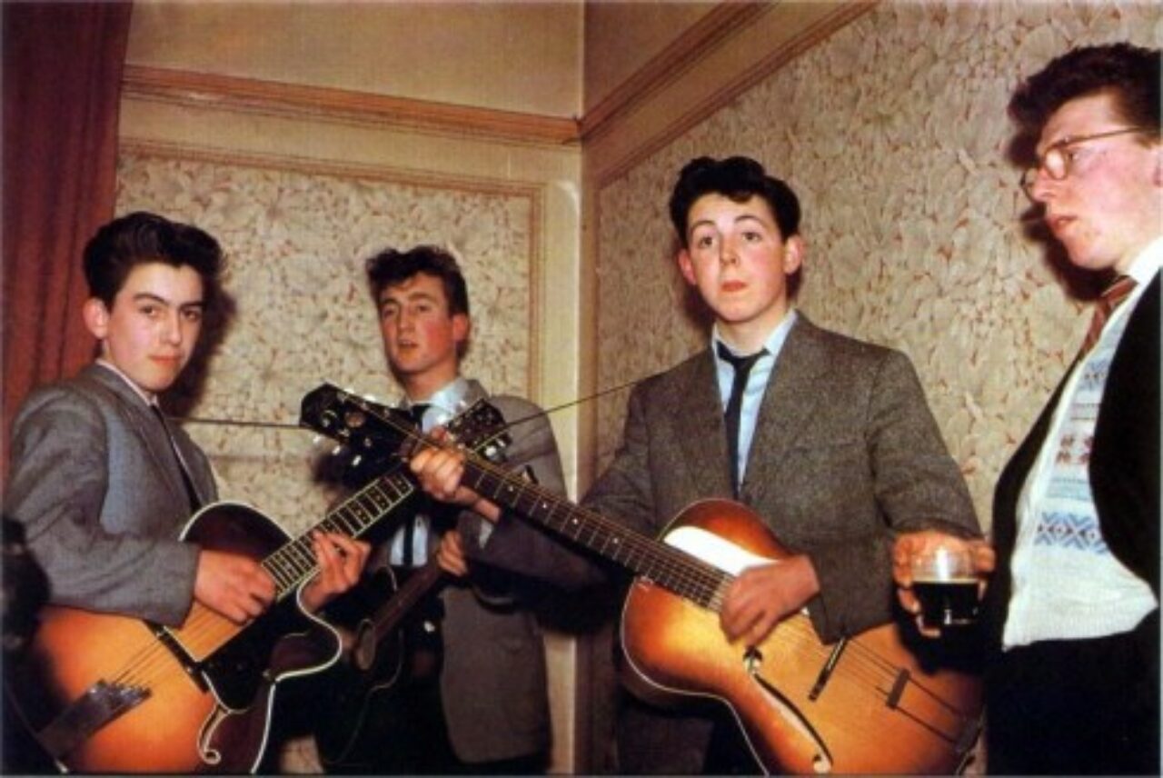 Paul McCartney e John Lennon estiveram no início da banda. Foto: Divulgação 